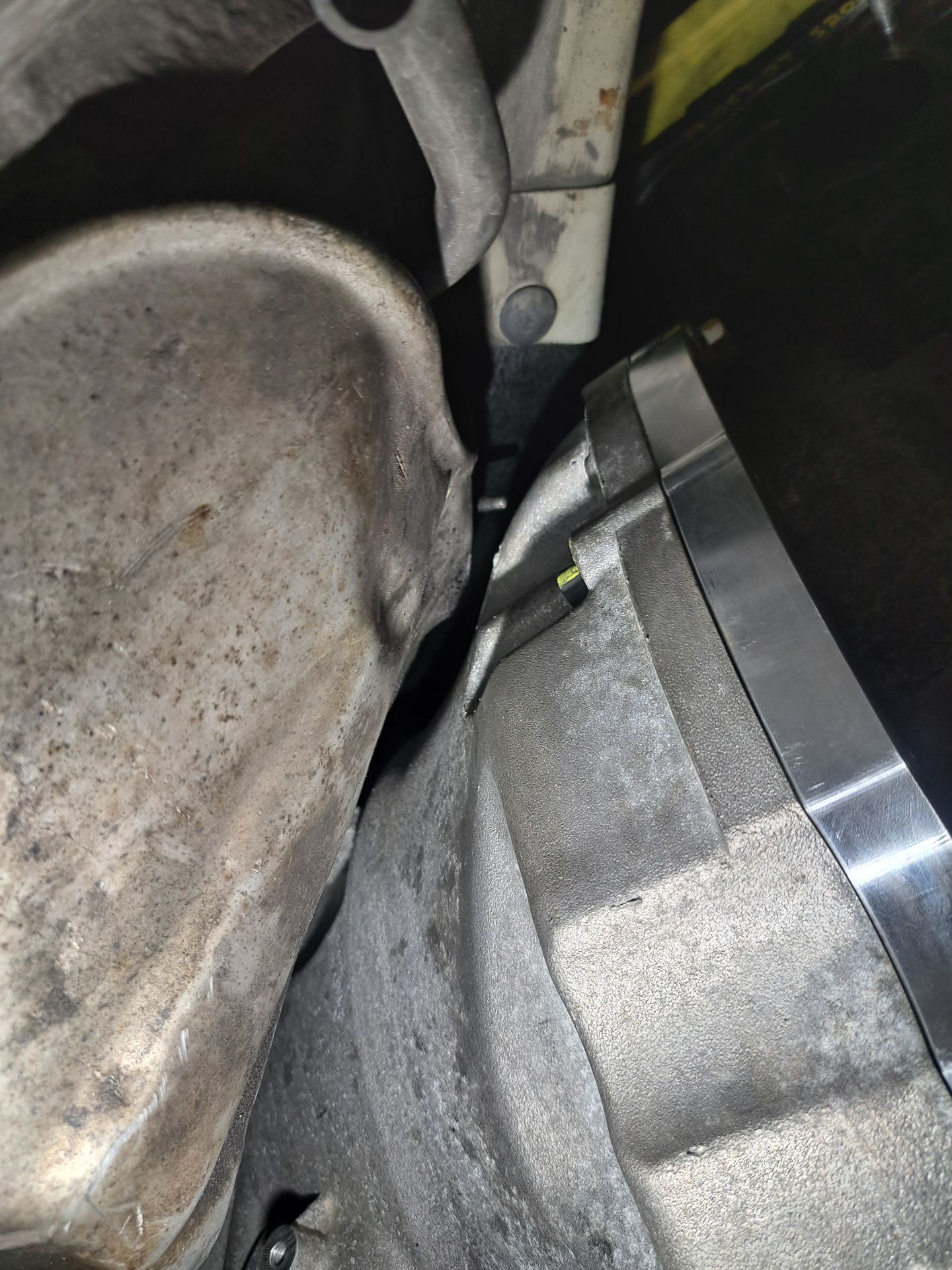 Close view of adapter plate clearance beside the S2000 tunnel