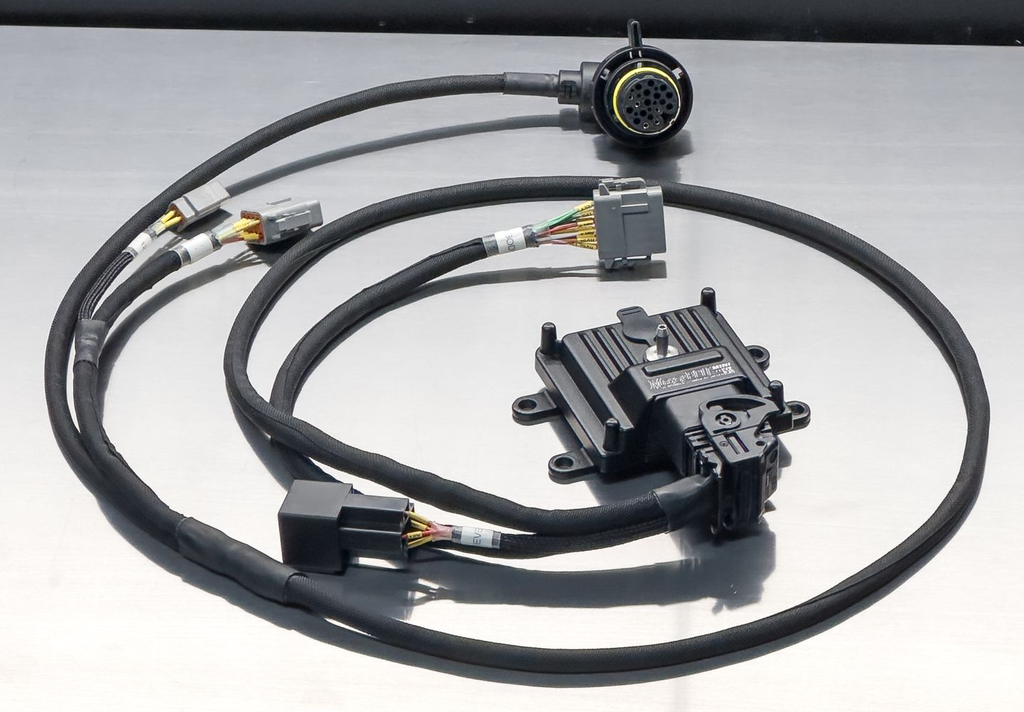 MaxxECU MINI standalone 8HP controller and Perfect Tuning harness